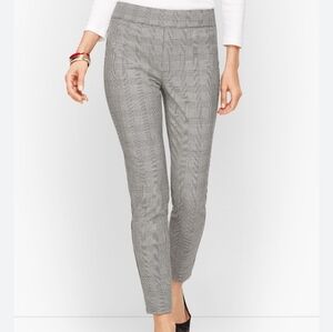 Plaid black and white pull on ankle pants Small